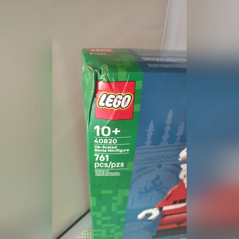Lego 40820 Up-Scaled Santa Minifigure NWT Building Toy Set